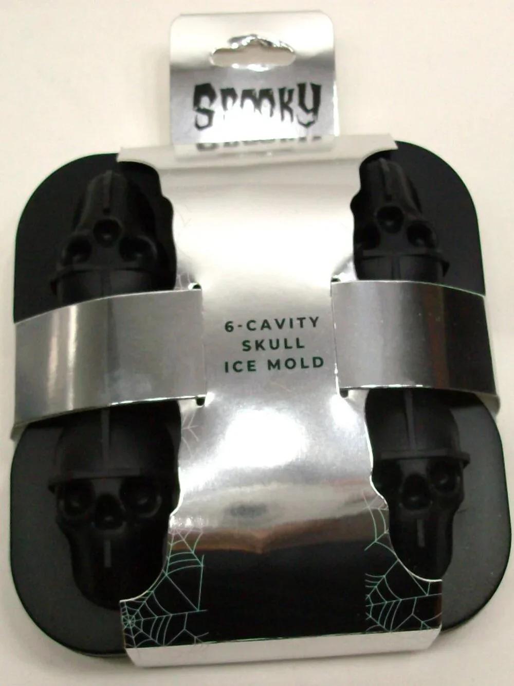 Spooky Hollow 6 Cavity Skull Ice Mold with Lid New in original packaging!